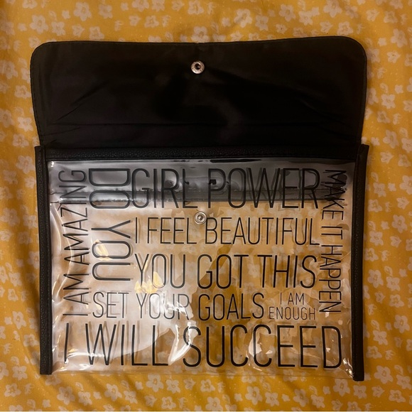 RealHer Probiotic Setting Spray & Clear/Black Makeup Clutch Set - Picture 8 of 13